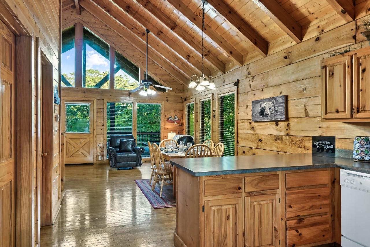 Cozy Log Cabin!! In Heart Of Pf & Close To The Smokies Pigeon Forge Exterior photo